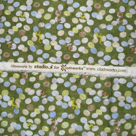 Dinosaurs & Eggs - Dinosauria by Studio K for Clothworks - 1/2 Yard - Hatching - Picture 7 of 8